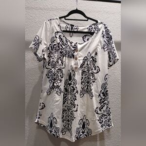 Amazon Black and White Floral Women's Blouse